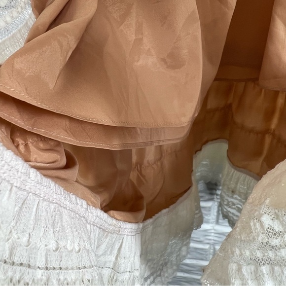 CINQ A SEPT Naya Ivory Lace off the shoulder Fitted Layered Ruffle Dress Size 10 - Picture 10 of 13